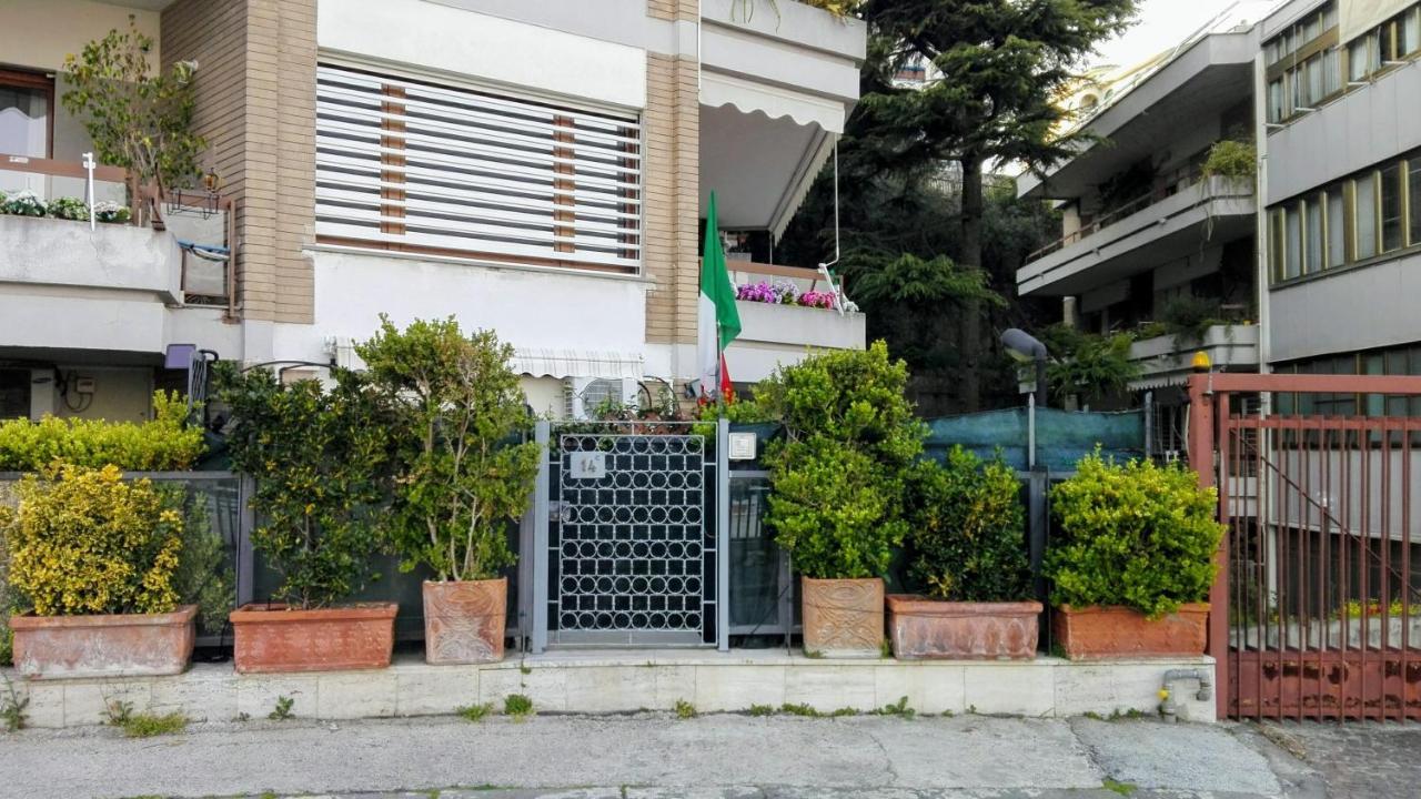 Monocamera Con Terrazzogiardino -Studette -Zona Panoramica Posillipo Neapel Exterior foto