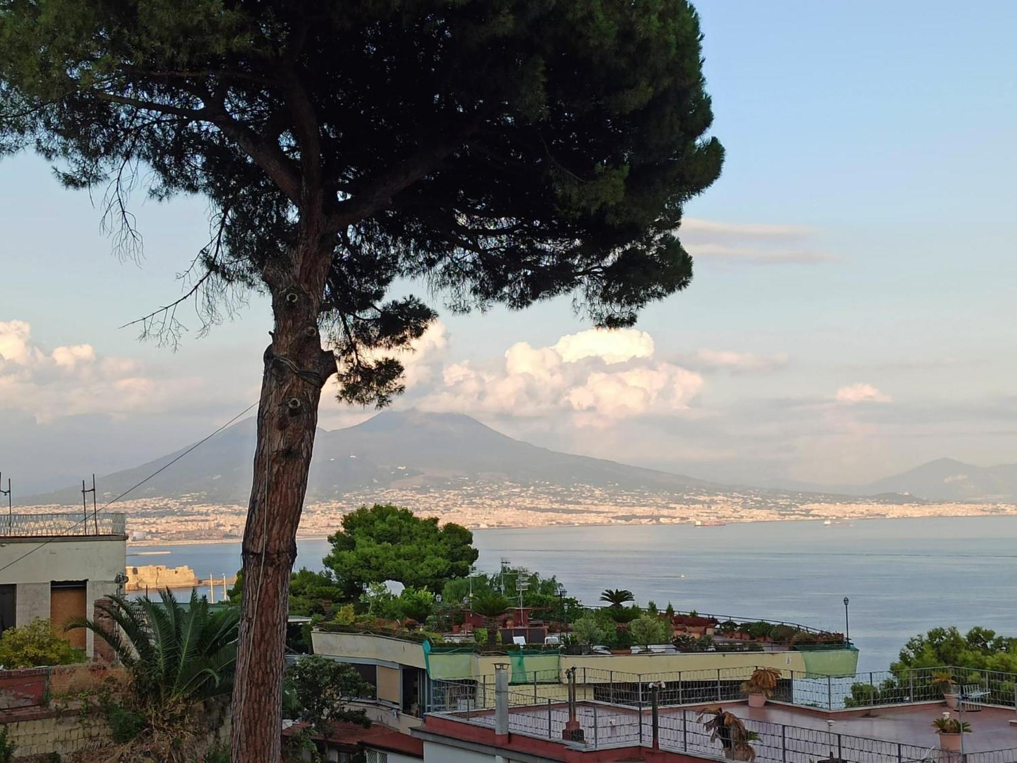 Monocamera Con Terrazzogiardino -Studette -Zona Panoramica Posillipo Neapel Exterior foto