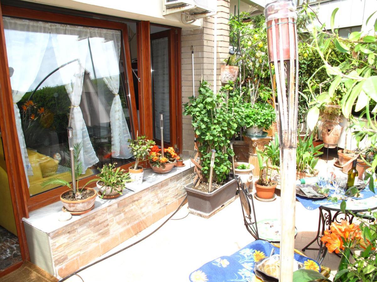 Monocamera Con Terrazzogiardino -Studette -Zona Panoramica Posillipo Neapel Exterior foto